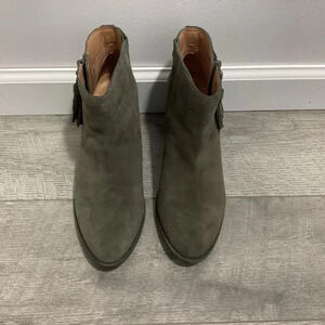 VIONIC Upright Madeline Boot Size 8